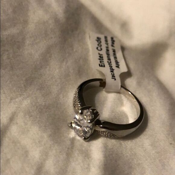 NEW Ring size 7 🖤💎 - Picture 2 of 5